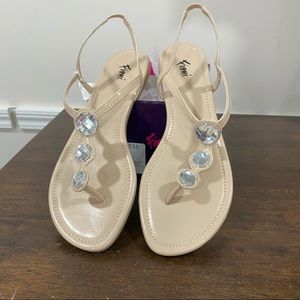 Fioni brand nude, gemstone flats! New in box!! 💕